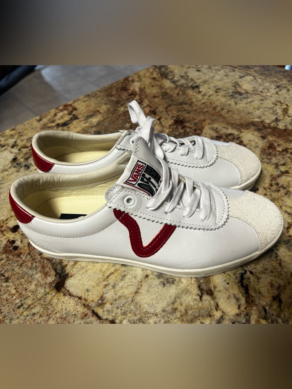 NEW Vans Unisex White Low-Top Sneakers Red Side Stripe Suede Toe Skateboarding